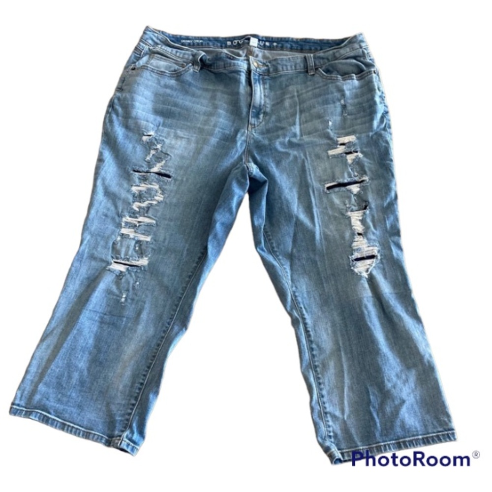 Boutique Plus Size Skinny Crop Distressed Capri Jeans